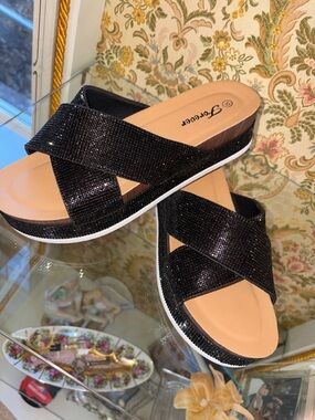 Forever, Black sequin Espadrilles Nwt 
size 10